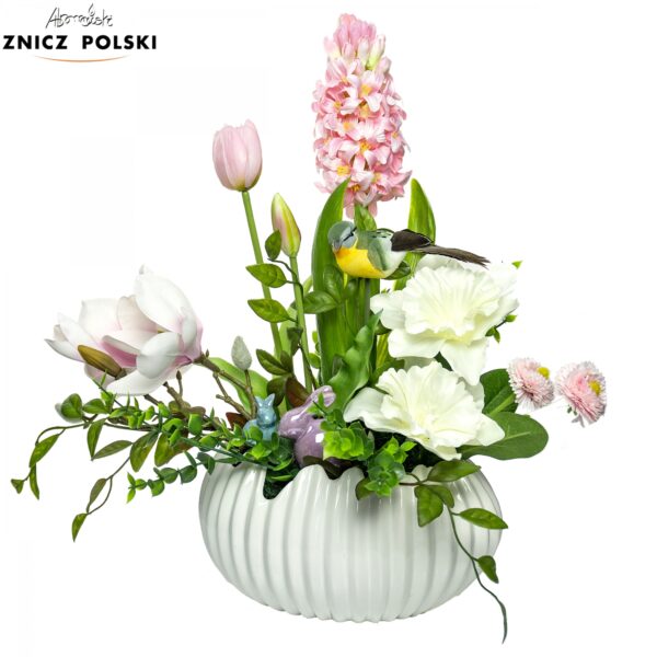 Elegancka komozycja w białej ceramicznej skorupce z ceramicznymi zajączkami